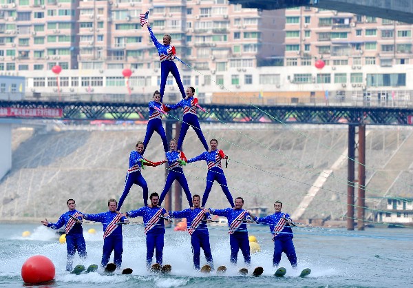 2012中美澳藝術(shù)滑水對抗賽彭水開戰(zhàn) 中國隊領(lǐng)跑首天比賽