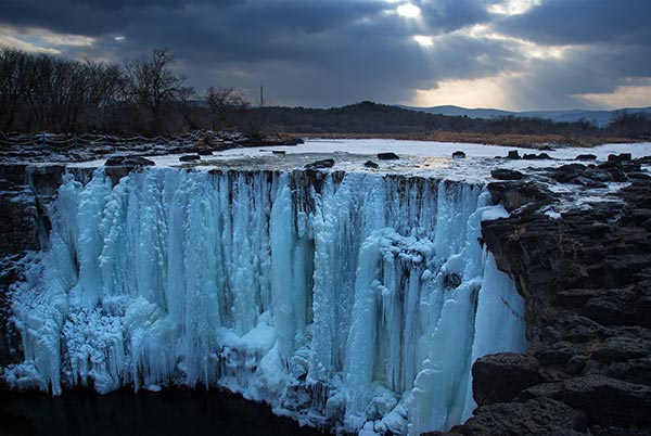 The festive ways of a wintry world