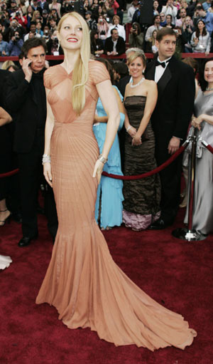 Actress and presenter Gwyneth Paltrow arrives at the 79th Annual Academy Awards in Hollywood, California February 25, 2007. 