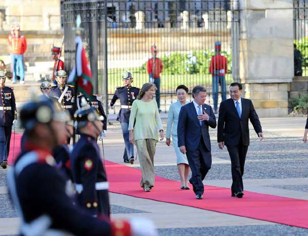 Premier Li arrives in Bogota to start official visit to Colombia