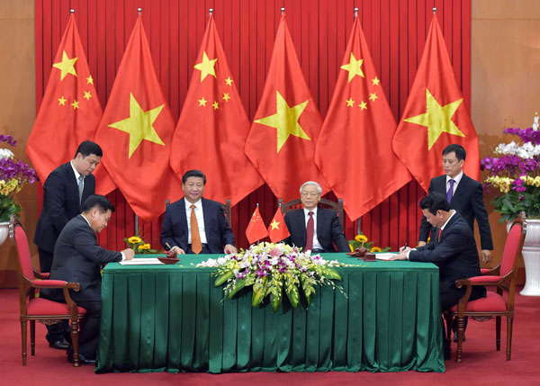 Chinese president, CPV general secretary attend signing ceremony in Hanoi