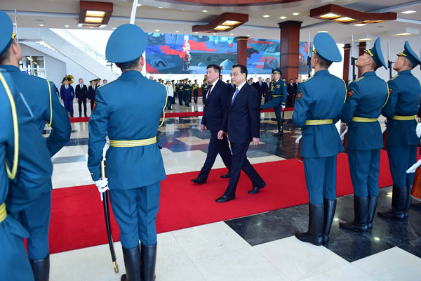 Chinese premier arrives in Kyrgyzstan for official visit, SCO meeting