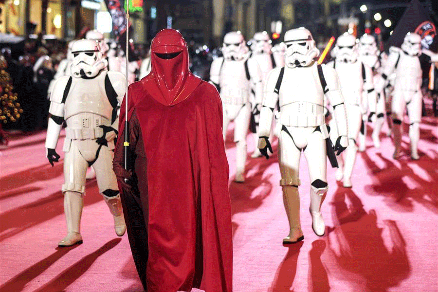 People participate in 85th annual Hollywood Christmas Parade