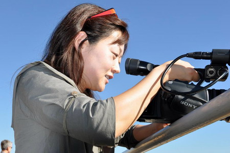 Clinton, 2 journalists depart DPRK for US