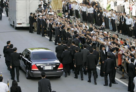 DPRK officials pay respect to Kim Dae-jung