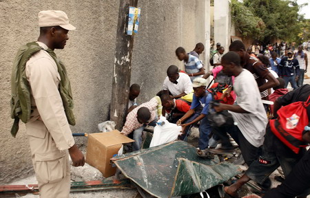 Haiti quake aid snarled; up to 50,000 feared dead