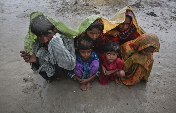 300,000 homeless due to flood in Pakistan