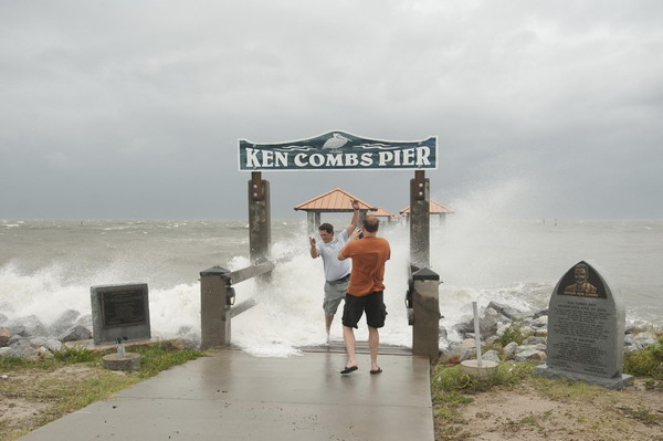 Isaac tops Louisiana levee on Katrina anniversary