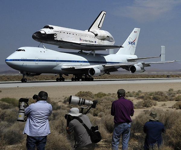 Space shuttle Endeavour lands in California