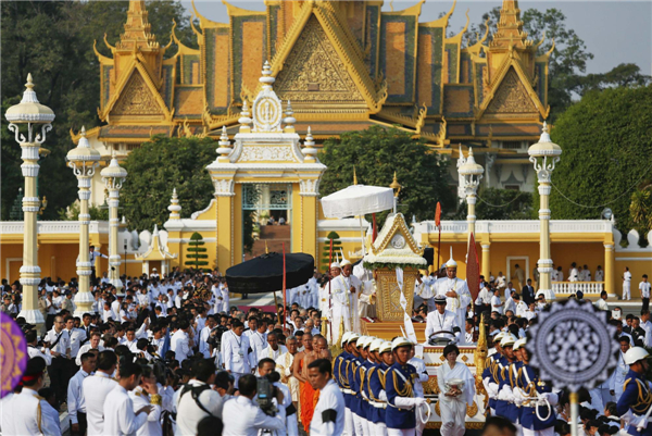 Cambodia begins funeral procession for Sihanouk