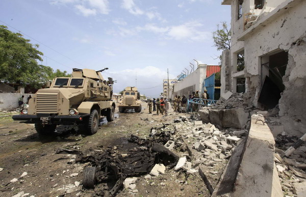 Suicide bombers attack UN office in Mogadishu