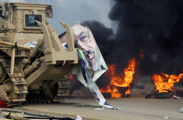 Egypt forces crush protesters