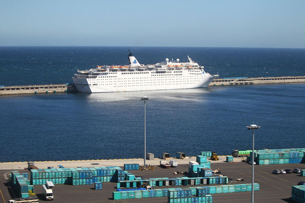 Detained Chinese cruise liner departs for Tianjin