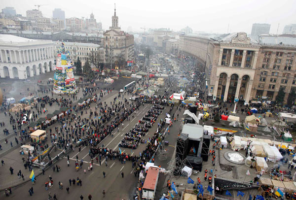 Yanukovich offers Ukraine protesters nothing as Russian aid starts