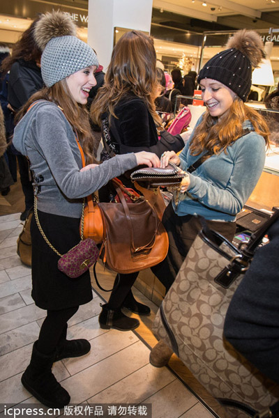 Boxing Day shopping rush in UK