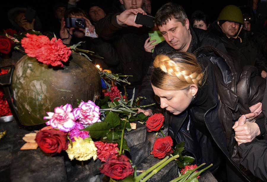 Freed Ukrainian opposition icon Tymoshenko rallies crowds