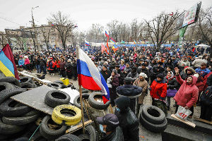 Two killed in police raid in eastern Ukraine