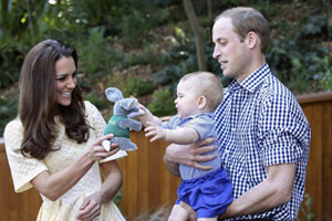 Prince William, Kate visit Ayers Rock