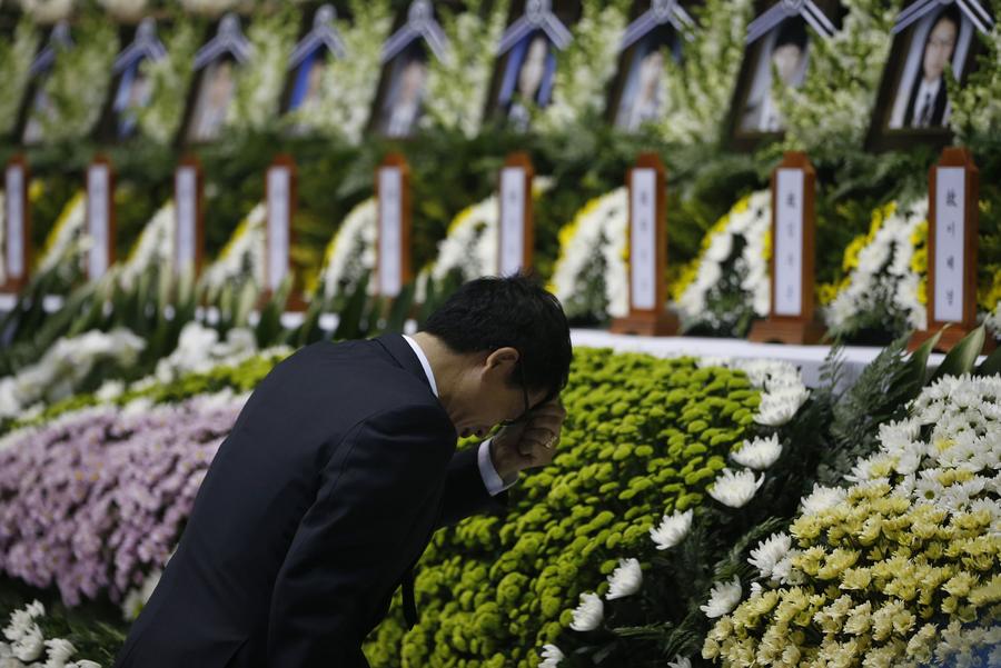 S.Korean ferry toll hits 150