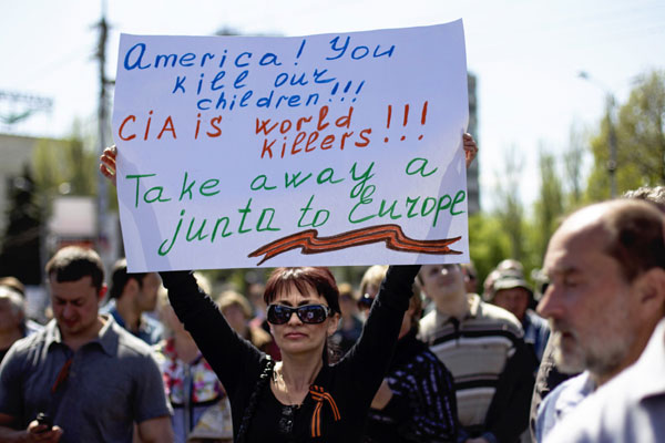 Pro-Russian protesters occupy TV building in eastern Ukraine