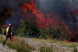 California wildfire: New blaze erupts