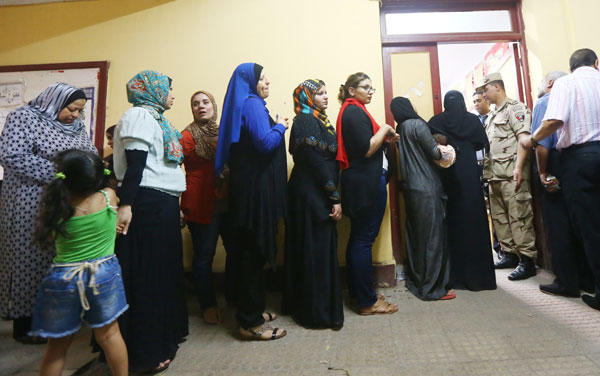 Egypt extends presidential vote