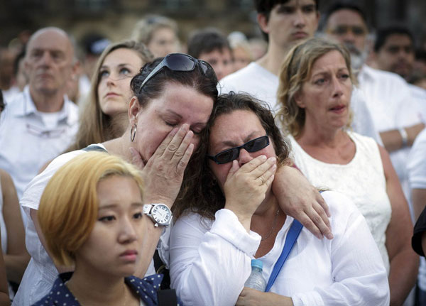 40 bodies from jet returned to Dutch soil