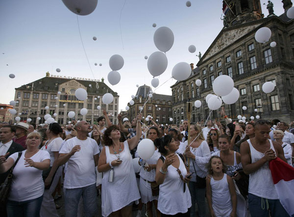 40 bodies from jet returned to Dutch soil