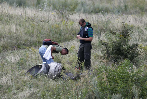 Fighting intensifies near MH17 crash site