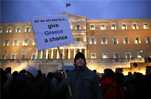 Greeks take part in pro-government rally in Athens