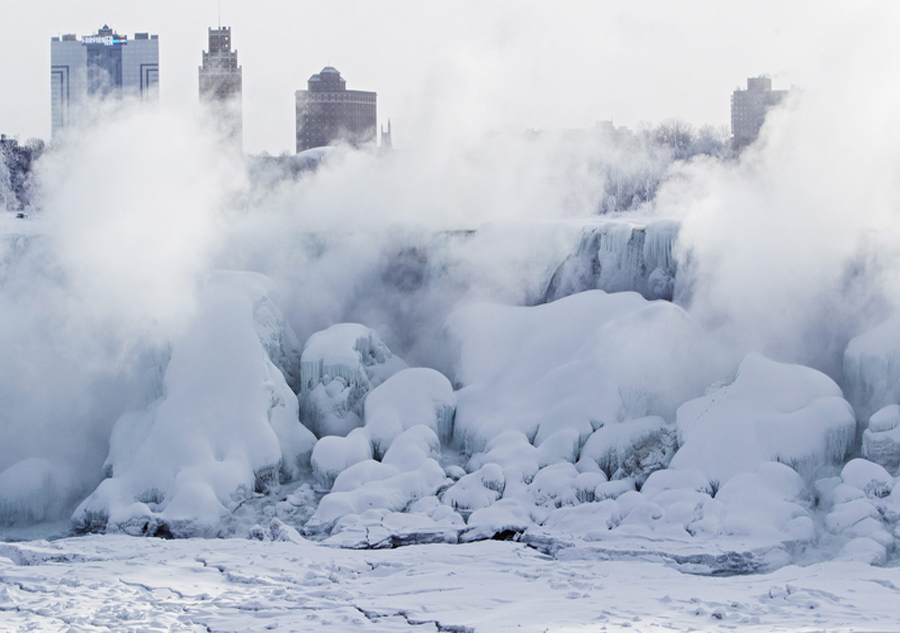 Niagara Falls: masterpiece of winter god 