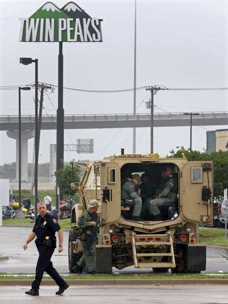 Texas police seek gang truce, end of bloodshed after deadly brawl