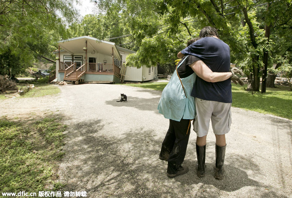 Storms kill 16 in Texas, Oklahoma; Houston flooded