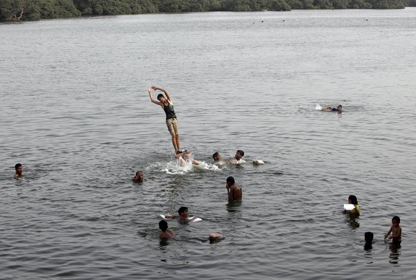 Death toll from Pakistan heat waves reaches 474: state TV