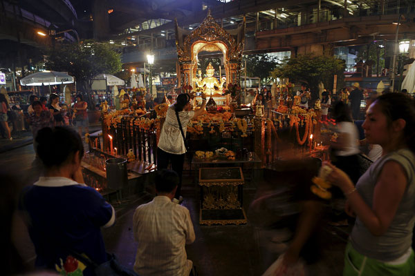 Bomb in Thai capital kills 19, including 3 Chinese nationals