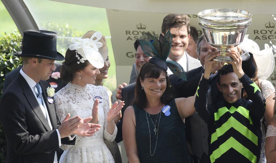 Despite high temps, Royal Ascot-goers don finest outfits