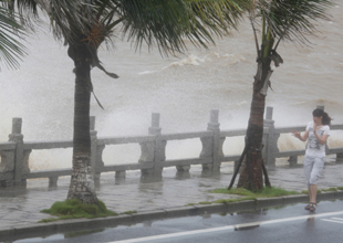 臺(tái)風(fēng)“燦都”登陸廣東吳川